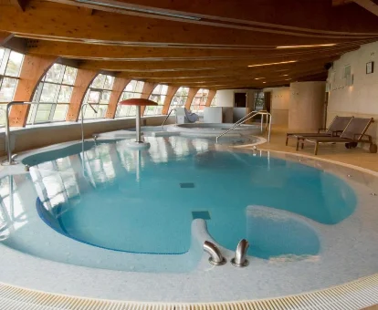 Foto del spa con piscina cubierta del Playa Esperanza Resort 

