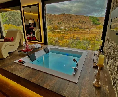 Foto del jacuzzi con vistas de la Suite Rural Carenas