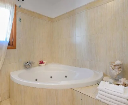 Foto de la bañera de hidromasaje que se encuentra en la Villa Carmen Morna 
