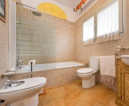Foto de la bañera de hidromasaje que se encuentra en la Villa Luxury 
