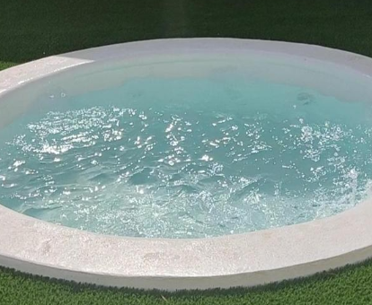 Foto del jacuzzi con chorros de agua de la Villa Marina Deluxe & Spa Pool