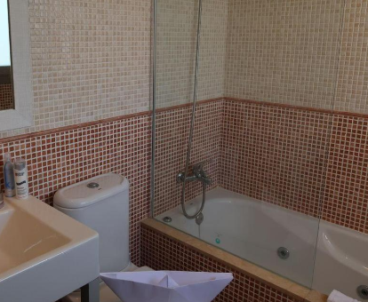 Foto de la bañera de hidromasaje que se encuentra en la Villa Santo Tomé 