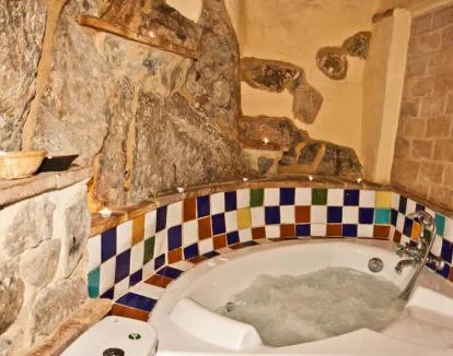 Foto del jacuzzi privado de esta casa rural.