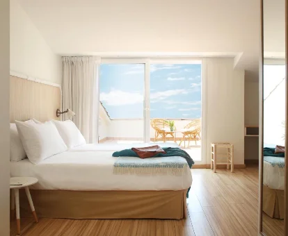 Habitación abalconada del hotel para adultos Augusta Club & Spa en Lloret de mar