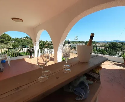 Terraza del alojamiento para adultos Casa Loro Loco B&B en Pedralba