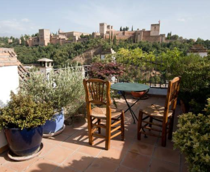 Terraza de la casa para adultos Victoria en Granada