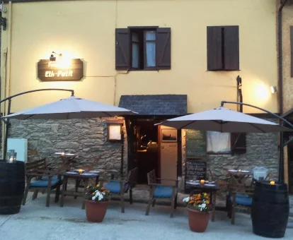 Hostal solo para personas +18 Fonda Eth Petit, Escuñau