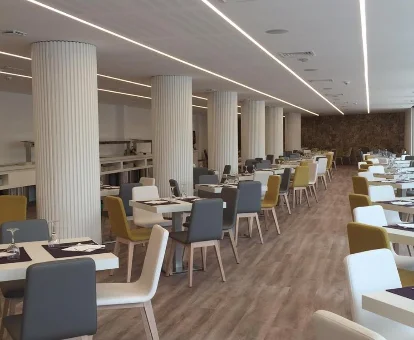 Restaurante del hotel para adultos Agua Azul en Benidorm