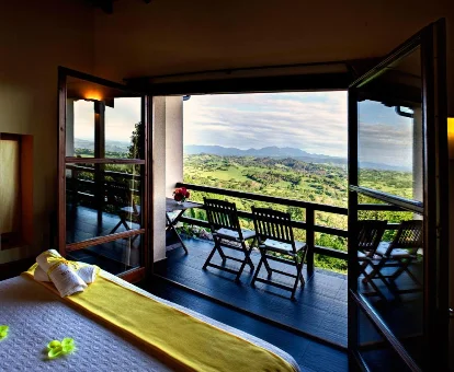 Habitación con terraza del Hotel El Mirador de Ordiales en Careses