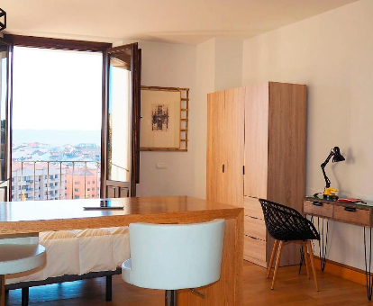 Sala de estar del apartamento para adultos Luz del Huécar en Cuenca