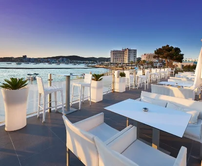Apartamentos Marina Playa - Adults Only en San Antonio Bay
