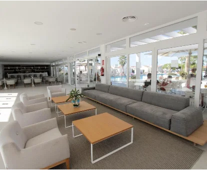 Hotel para adultos Menorcamar en Cala'n Bosch