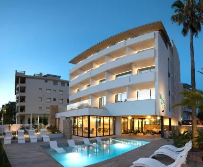 Hotel solo para adultos Mònica Hotel Boutique en Cambrills