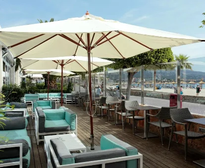 Zona de descanso al aire libre del hotel Son Matias Beach - Adults Only en Palmanova
