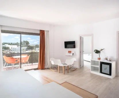 Apartahotel para adultos THB Ocean Beach en San Antonio Bay