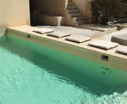Piscina del hotel con spa alqueria de Vilches