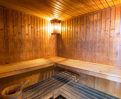 Spa con sauna del hotel Amura Alcobendas en Alcobendas