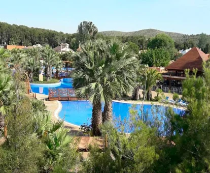 Piscina del chalet con spa Calipso Tmarit en Tarragona