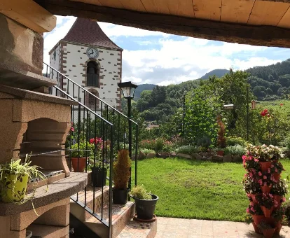 jardin de la casa rural con spa, Garzibaita en Sumbilla