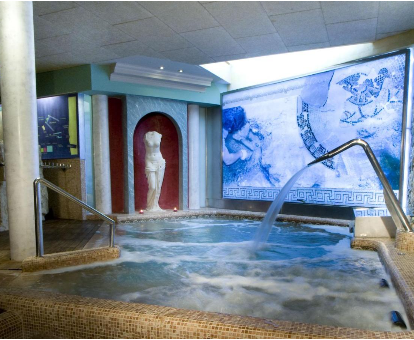 Piscina de hidromasaje del spa ubicado en el hotel La Casa Mudéjar en Segovia