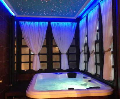 Jacuzzi perteneciente al spa ubicado en el apartamento Central Quality Salamanca