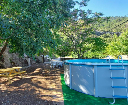 Piscina montable al aire libre de la casa con servicios de spa El Cobijo de Sierra Cazorla en Burunchel