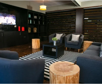 Sala de descanso del hotel con spa Condes del Pallars en Rialp