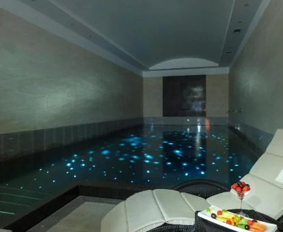 Piscina climatizada del spa ubicado en el hotel Convento Capuchinos, Segovia