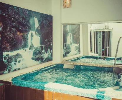 Bañera de hidromasaje del spa ubicado en la casa Don Gonzalo en Hoya-Gonzalo