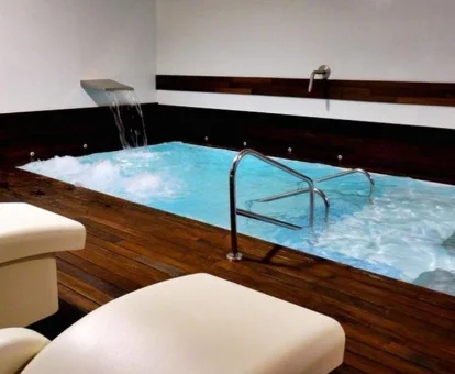 Bañera de hidromasaje del hotel elegance Almansa en Almansa