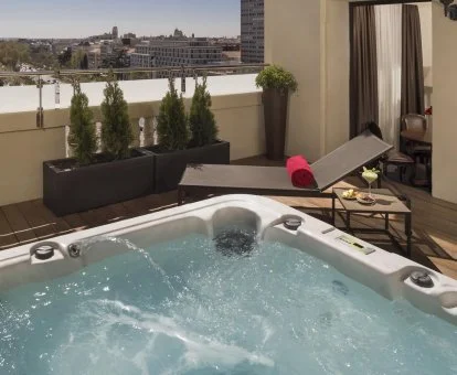 Spa con centro de tratamientos corporales y faciles del Hotel Fenix Gran Meliá, Madrid.