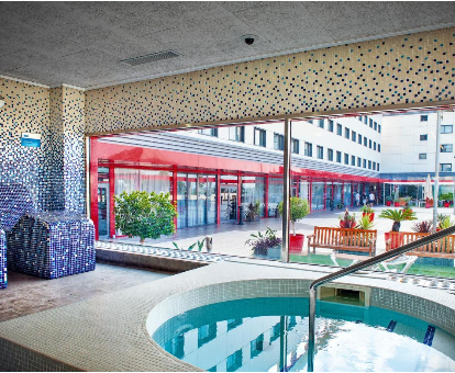 jacuzzi del spa ubicado en el hotel Frontair Congress Aeropuerto en Sant Boi del Llobregat