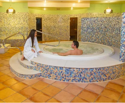 Spa con bañera de hidromasaje de la Golden Bahía de Tossa en Tossa del Mar