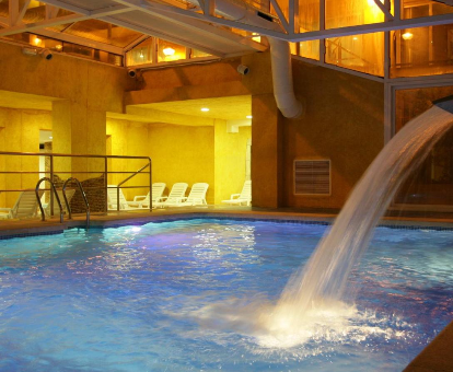 Piscina del spa ubicada en el Gran Hotel Peñiscola en Peñíscola