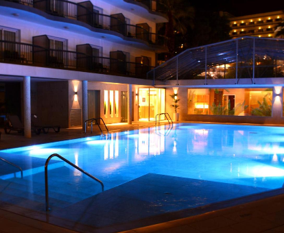 Piscina del spa ubicado en el hotel Helios Lloret en Lloret de Mar