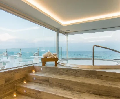 Bañera del spa ubicado en el Hotel Meridional en Guardamar del Segura