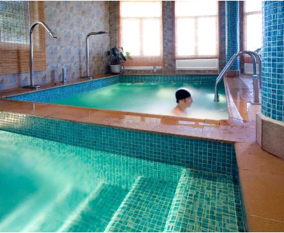 Bañeras de hidromaaje del spa ubicado en el Hotel Almeida Dama en Almeida de Sayago