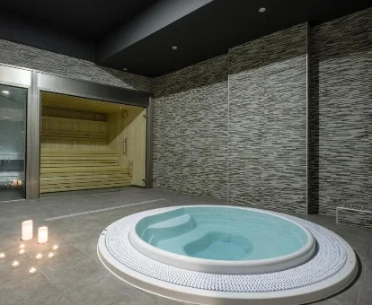 Spa con bañera de hidromasaje del Hotel California Garden en Salou