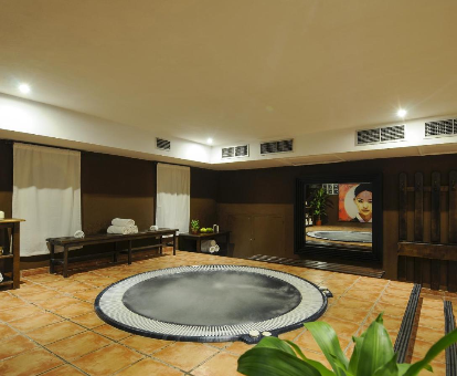 Spa con bañera de hidromasaje del Hotel GHM en Sierra Nevada