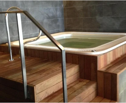 Jacuzzi del spa localizado en el Hotel Riviera, Santa Susanna