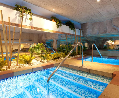 Bañeras de hidromasaje del spa ubicado en el Hotel Senator en Cádiz