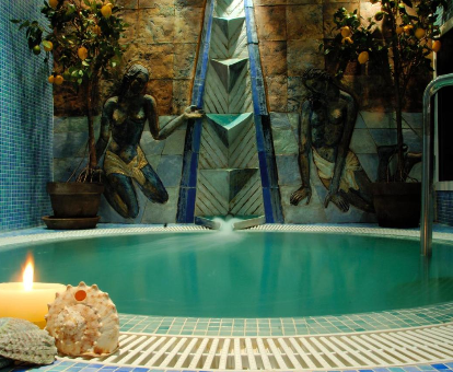 Bañera con sistema de hidromasaje del spa localizado en el hotel La Laguna en Torrevieja