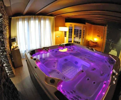 Jacuzzi del spa ubicado en La Posada de Mosqueruela en Mosqueruela