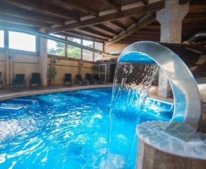 Piscina de hidromasaje del spa situado en el Hotel Las Vistas en Pastrana