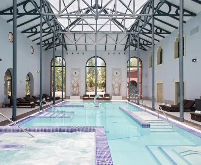 Piscina ubicada en el spa del Melia Villaitana en Benidorm