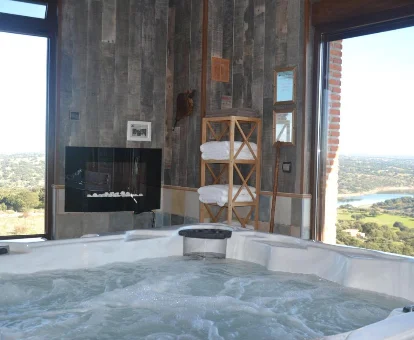 Bañerade hidromasaje de la casa rural Mirador Gredos en Guijo de Ávila