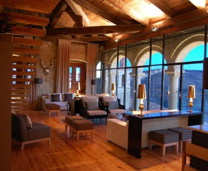 Zona de descanso del Hotel Palacio de Allepuz en Allepuz