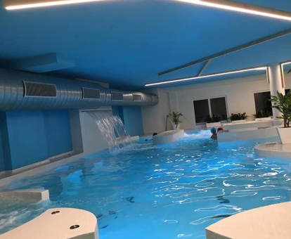 Piscina interior del spa localizado en el Hotel Playa Langosteira en Finisterre