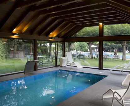 Piscina del hotel con spa Pressets & SPA en Sort