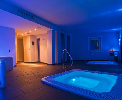 Spa con bañeras de hidromasaje ubicado en el alojamiento, apartamentos Pueblu Acantilador Suites en El Campello
